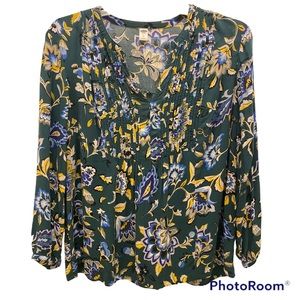 Old Navy Green Floral Shirt. Size XL. Flowy and soft.